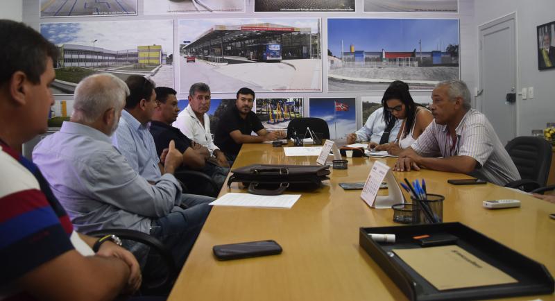 Vereador Josineto participa de reunião com moradores: processo de regularização do bairro está em fase final